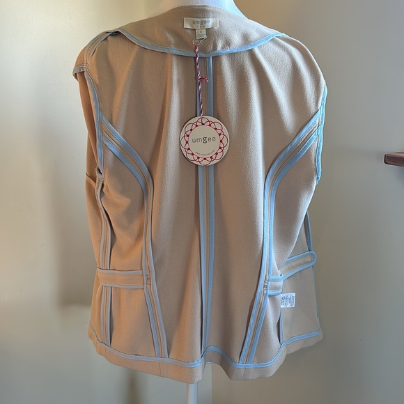 Umgee Medium Tan Blazer with zipper pockets - Picture 7 of 9